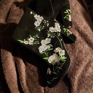 New forever 21 suede boots size 7